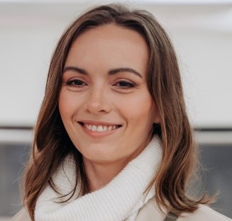 Direktin Elvira Rakova