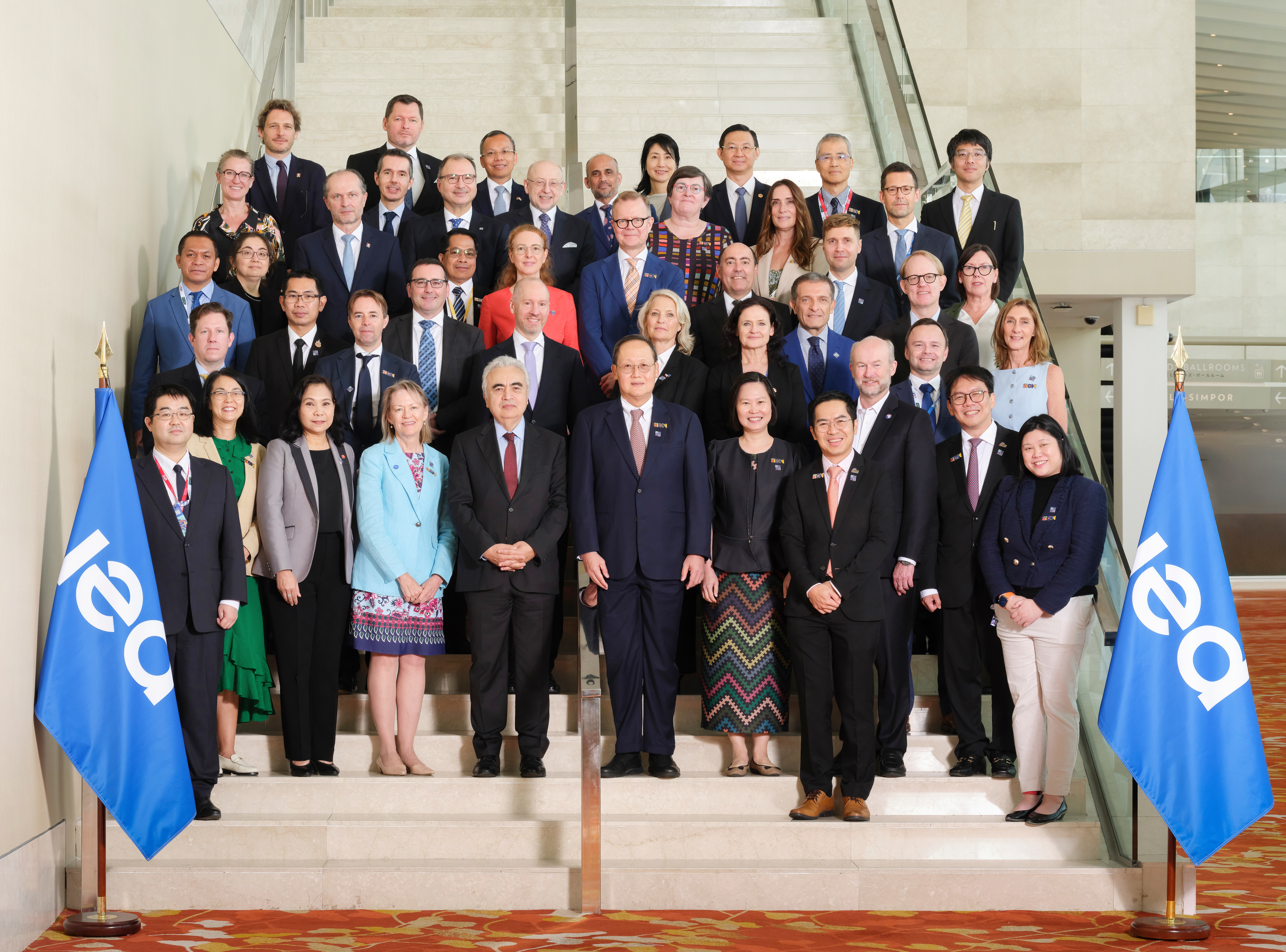 IEA Singapore Family Photo web