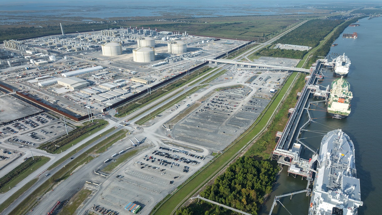 The photo depicts a plaquemines LNG Venture Global